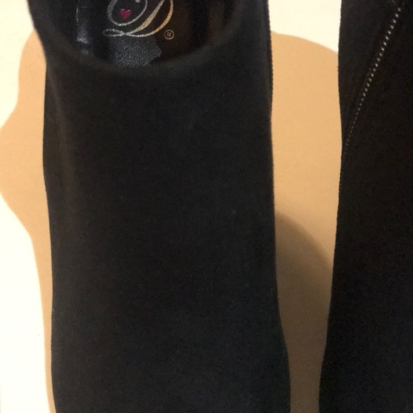 Booties 🖤 - Picture 7 of 7